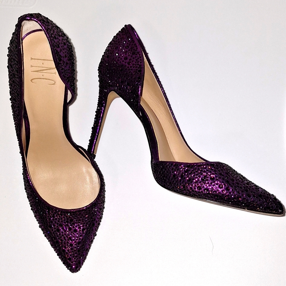 SPARKLY I.N.C pumps!